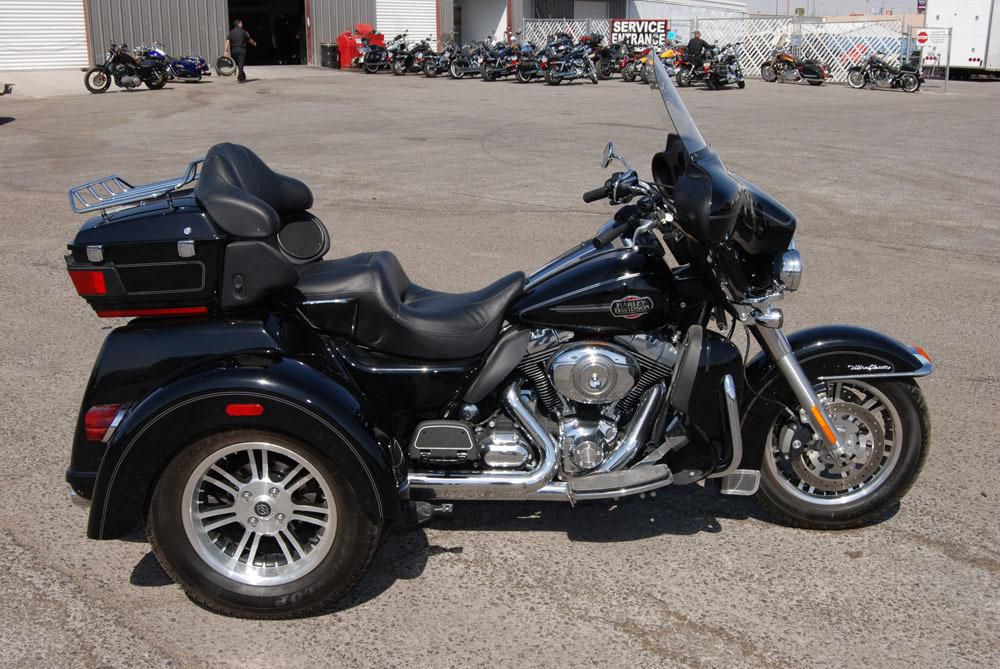 2009 harley-davidson flhtcutg  cruiser 