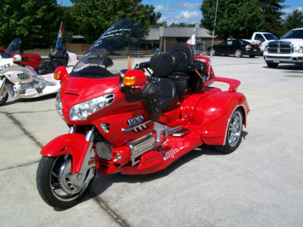 Buy 2004 Honda Gold Wing (GL1800) Touring on 2040-motos