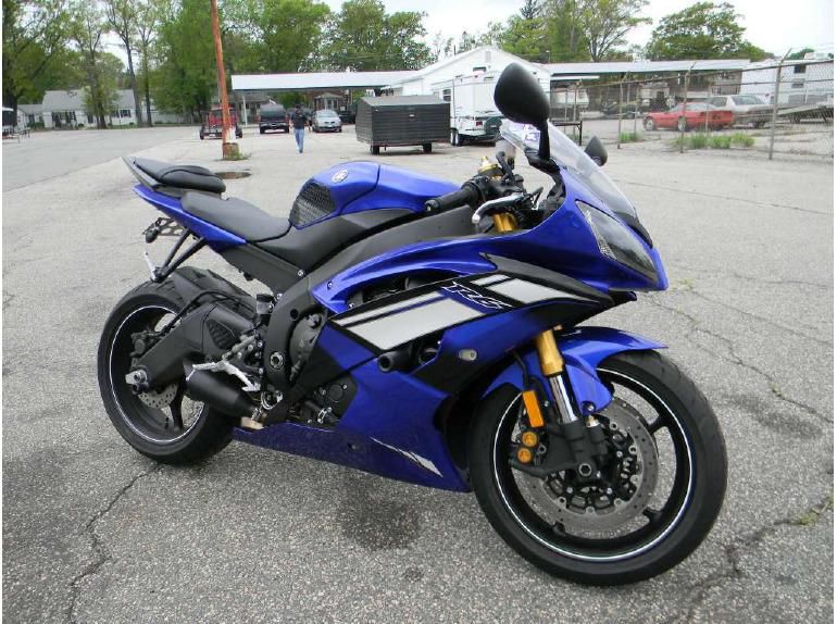 2012 Yamaha YZF-R6 Sportbike for sale on 2040-motos