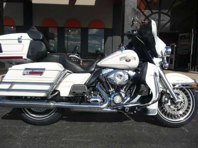 2011 harley-davidson flhtcu ultra classic electra glide  touring 