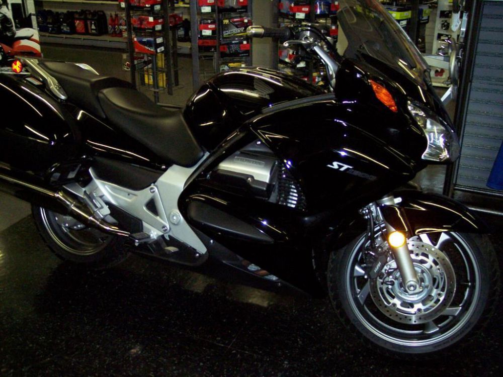 2012 honda st1300 abs  sport touring 