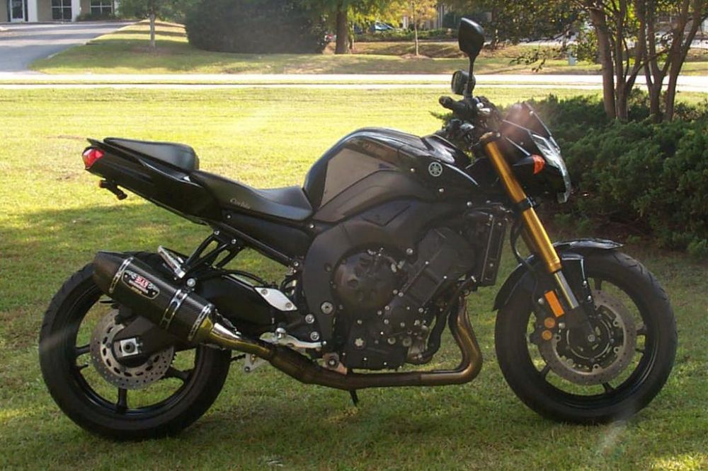 2011 yamaha fz8  sportbike 