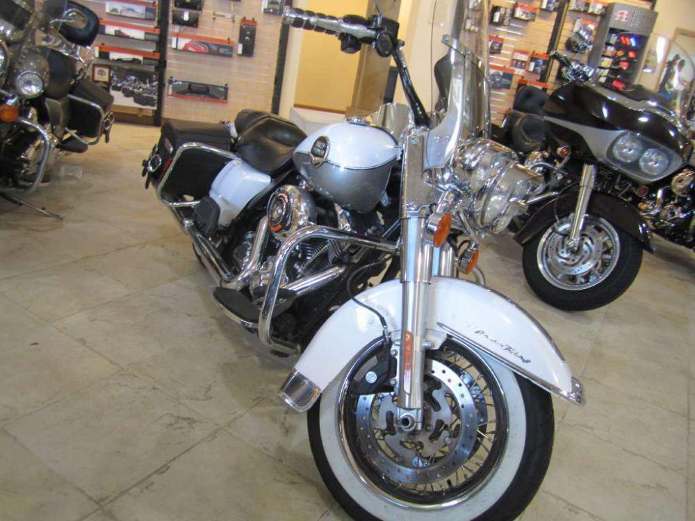 2009 harley-davidson flhrc road king classic  touring 