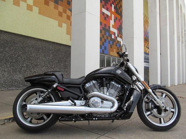 2011 harley-davidson v-rod  cruiser 