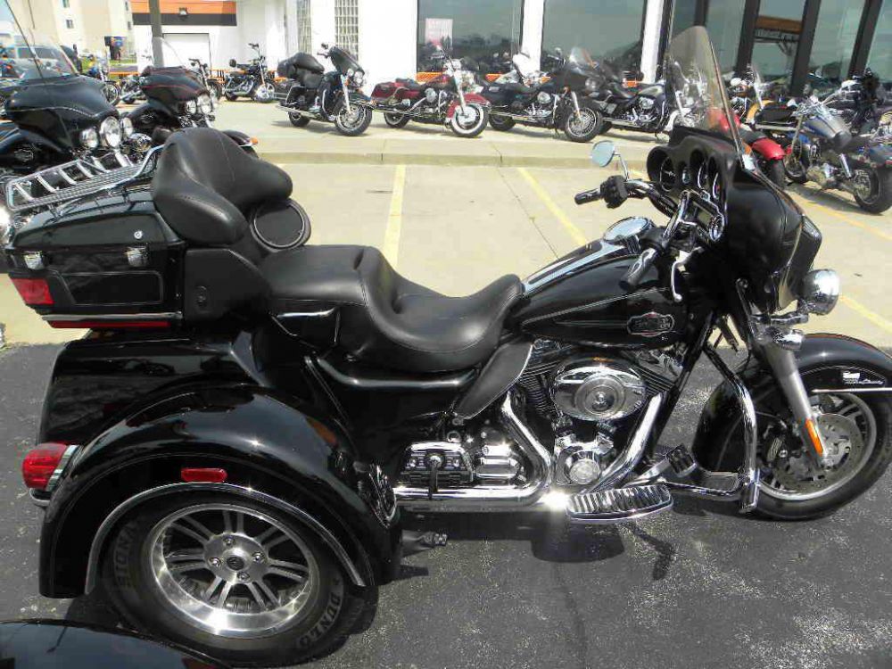 2009 harley-davidson flhtcutg tri glide ultra classic  trike 