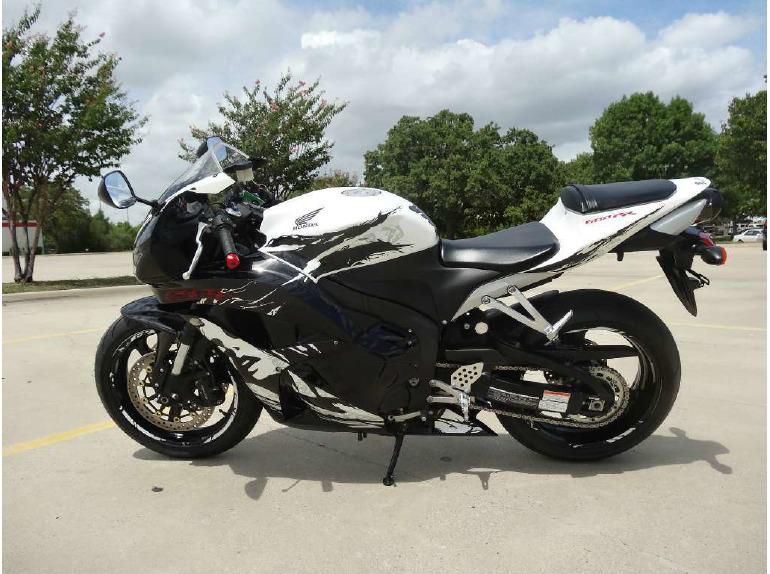 2010 honda cbr600rr  sportbike 