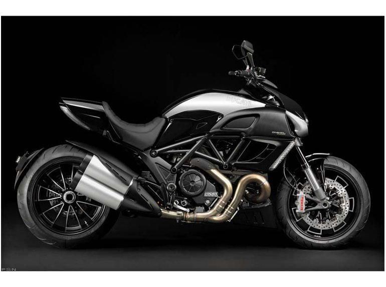 2013 Ducati Diavel Cromo Sportbike 