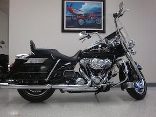 2010 harley-davidson road king flhr  touring 