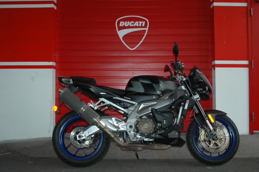 2007 Aprilia Tuono 1000 Sportbike 