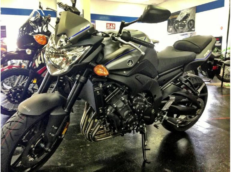 2013 yamaha fz8  sportbike 