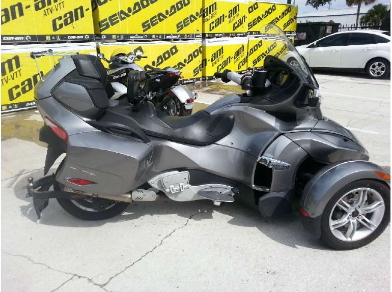 2011 can-am spyder rt sm5 