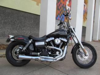 Black harley fxdb streetbob, only 568 original miles, 1 owner,bassani exhaust