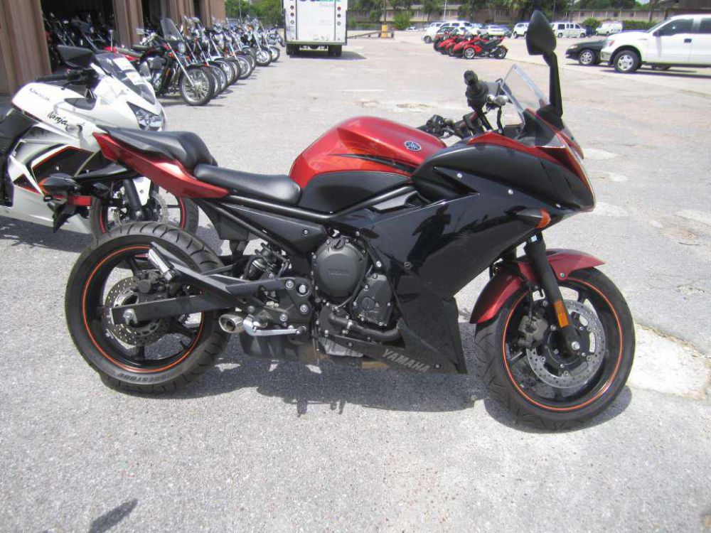 2011 yamaha fz6r  sportbike 