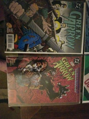 Lot 18 green arrow dc comics grell dixon aparo between 60 and 132