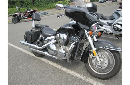 2005 honda vtx1300r  cruiser 