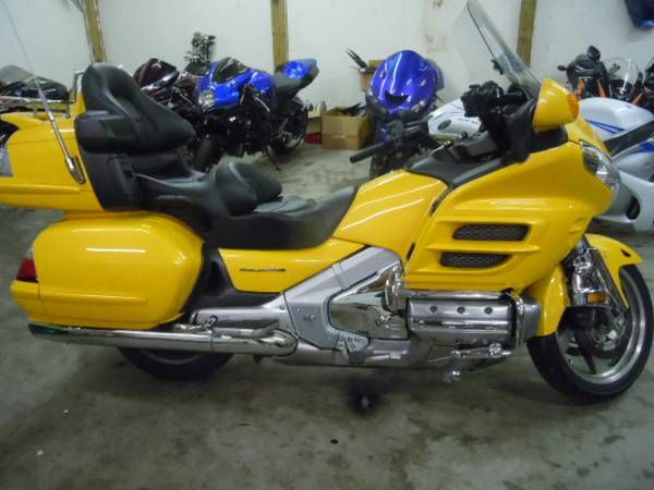 2010 honda goldwing, navigation, convenience pkg, loaded