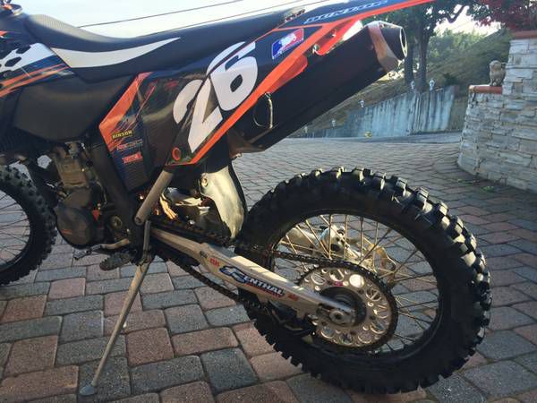 2008 ktm 250xcf with green sticker