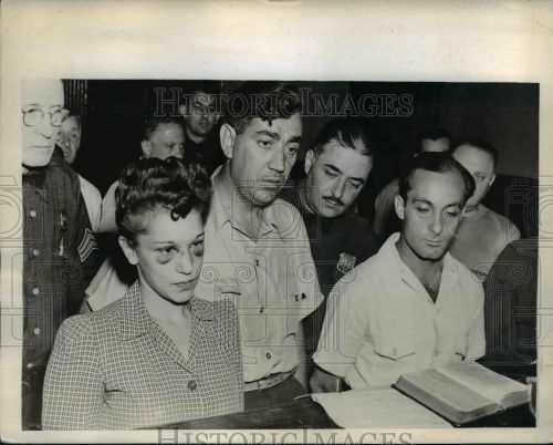 1944 press photo e.dinova and n.vento arrested on charges of assault &amp; battery