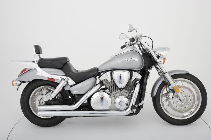 2004 honda vtx 1300  cruiser 