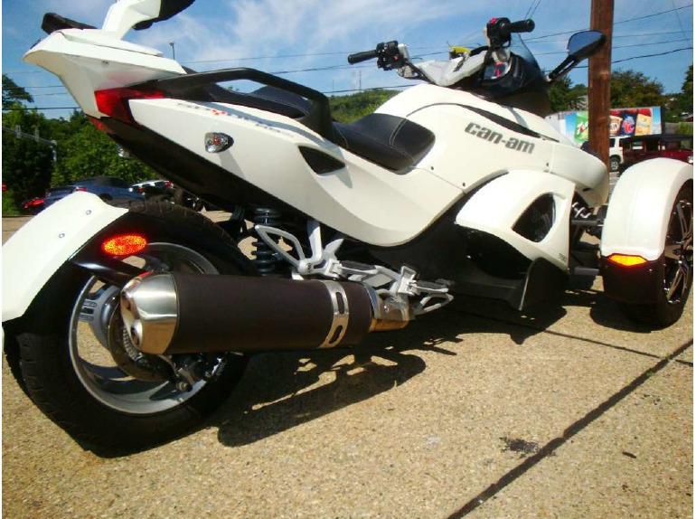 2010 can-am spyder rs-s se5  sport touring 