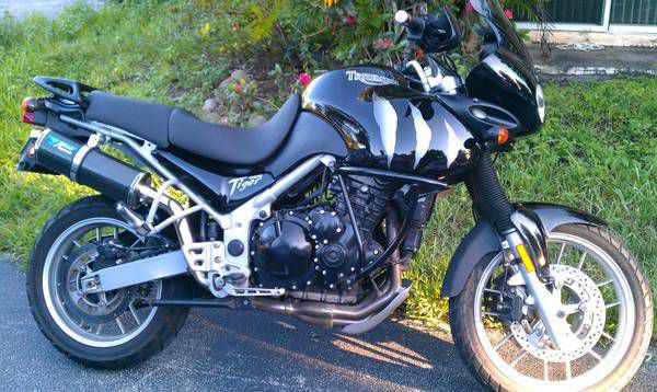 2006 triumph tiger 955i like new condition!!