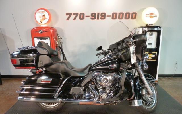 2010 Harley-Davidson FLHTCU - Ultra Classic Electra Glide Touring 