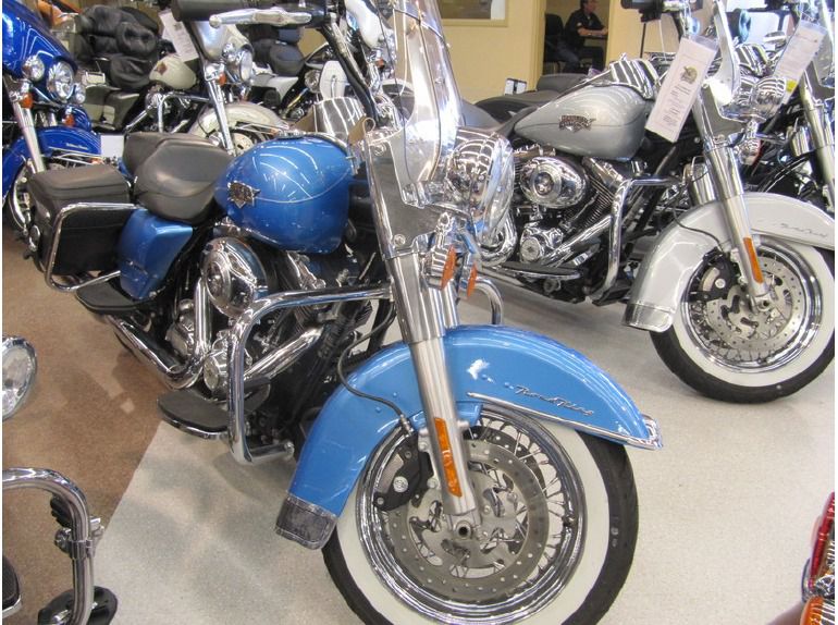 2011 Harley-Davidson FLHRC - Road King Classic 