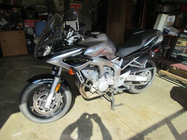 REDUCED Yamaha FZ6 2005 Grey/Black NICE