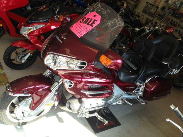 2005 honda gold wing 1800  touring 