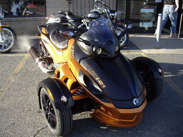 2011 can-am spyder rs-s  sportbike 