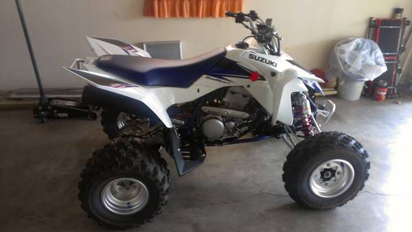 Like new 2012 suzuki ltz 400