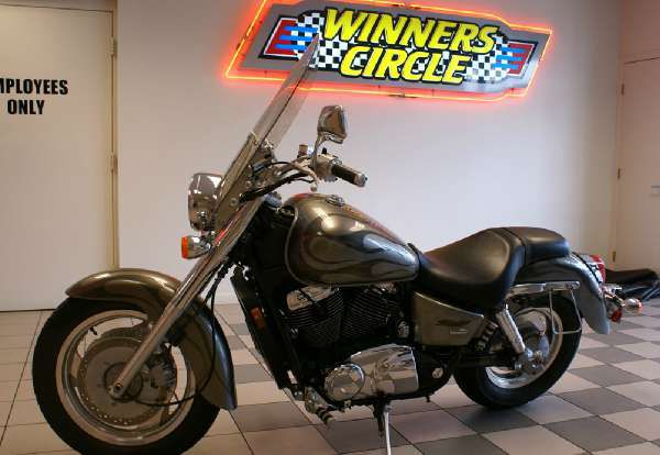 2006 Honda Shadow Sabre (VT1100C2)