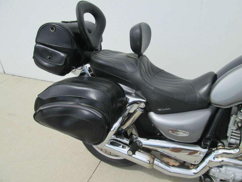 buy-2007-triumph-rocket-iii-classic-cruiser-on-2040-motos