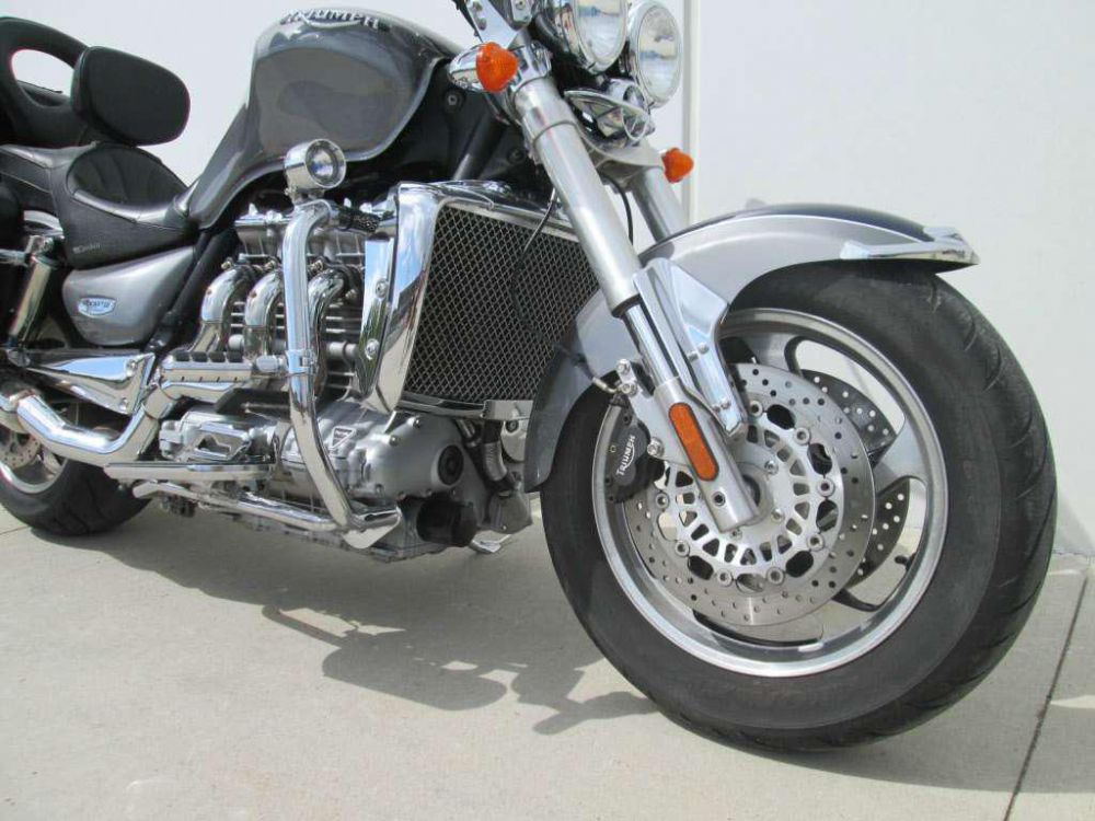 buy-2007-triumph-rocket-iii-classic-cruiser-on-2040-motos