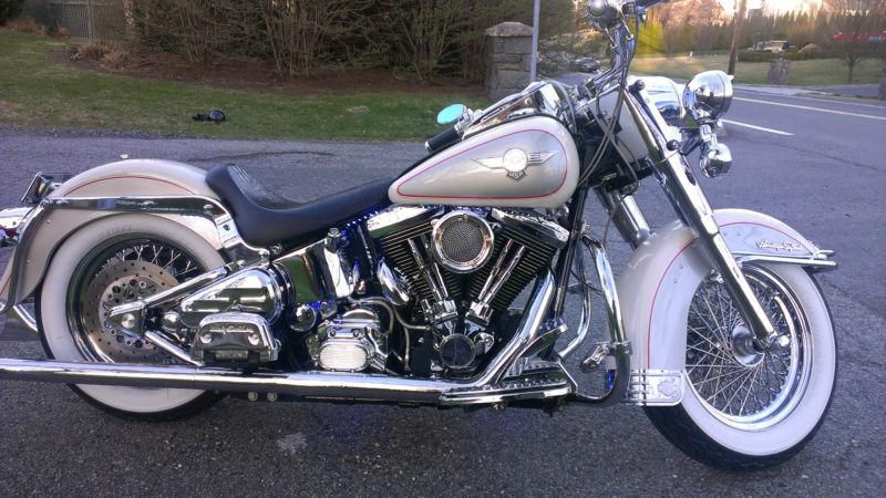 Обои рабочего стола Harley Heritage Softail 2006