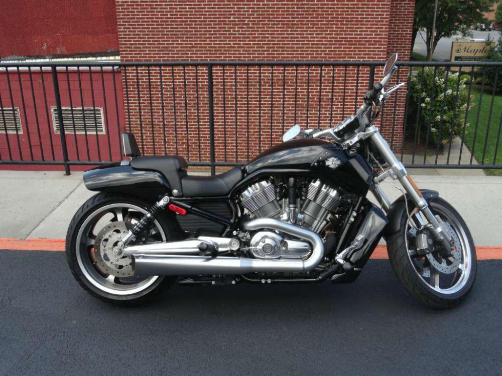 2009 harley-davidson vrscf v-rod muscle  cruiser 