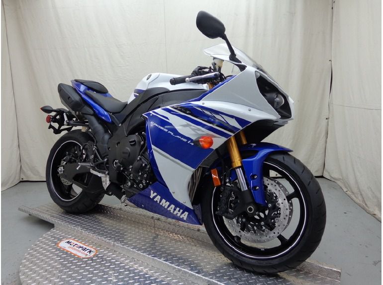 Yamaha r1 синий