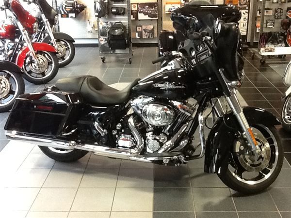 2011 harley-davidson flhx street glide