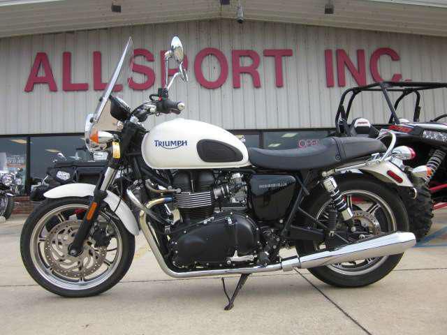 2010 triumph bonneville  standard 