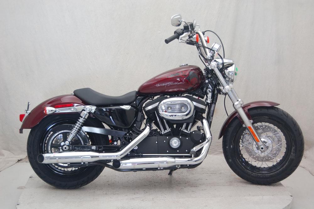 2014 Harley-Davidson XL1200C Cruiser 