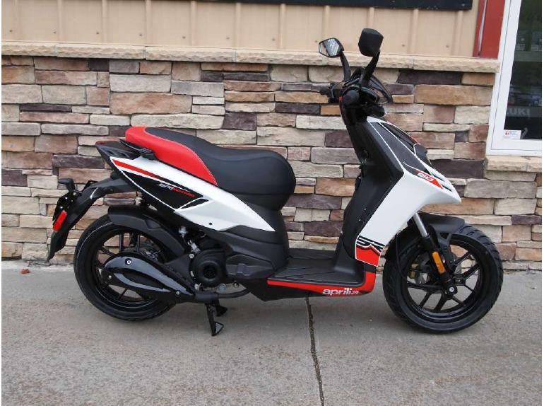 2013 aprilia sr motard 50 (2014)  scooter 