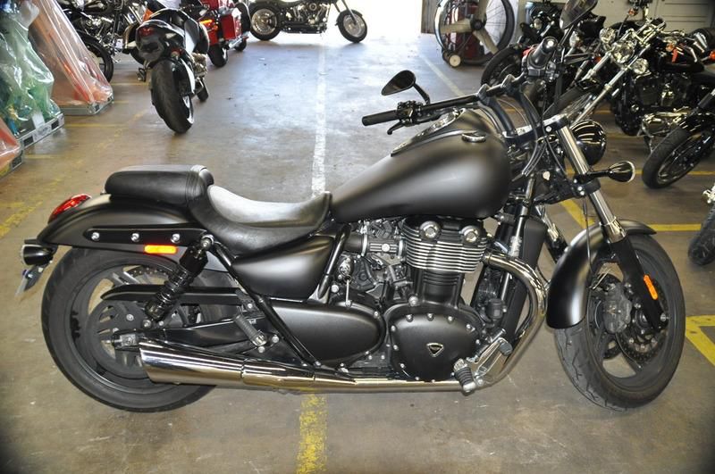 2011 triumph thunderbird storm  cruiser 