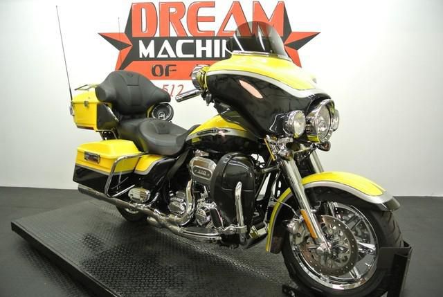 2012 Harley-Davidson Screamin' Eagle Ultra Classic FLHTCUSE7 Cruiser 