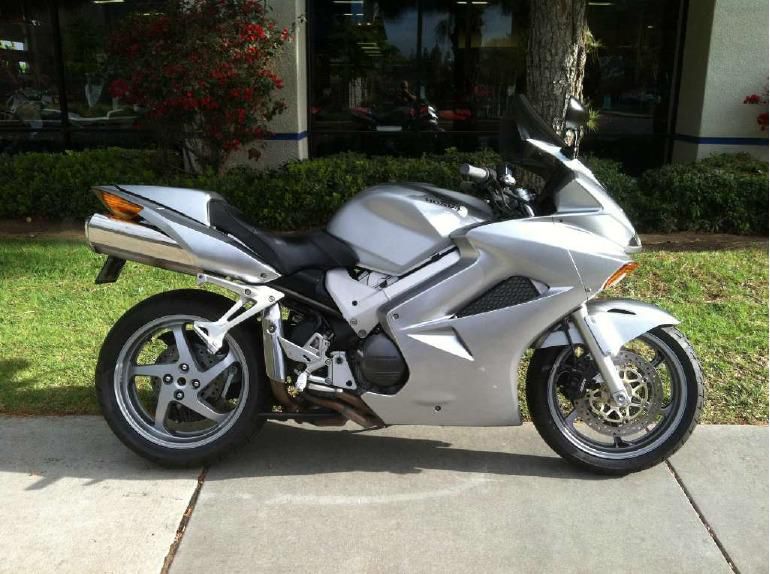 2005 honda interceptor 800  sportbike 