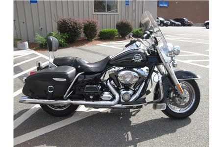 2010 Harley-Davidson FLHRI Road King Cruiser 