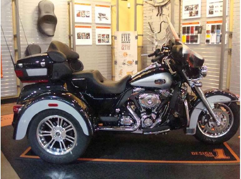 2013 Harley-Davidson FLHTCUTG - Tri Glide Ultra Classic 