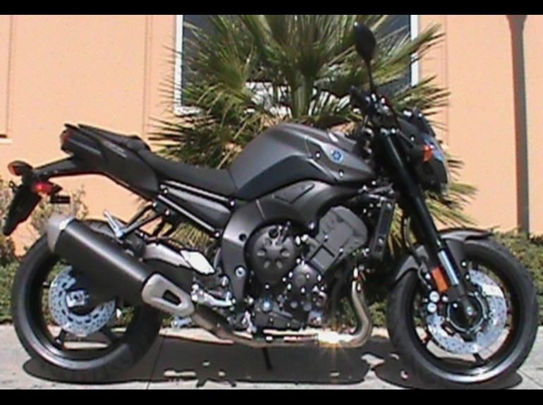 2013 yamaha fz8  sportbike 