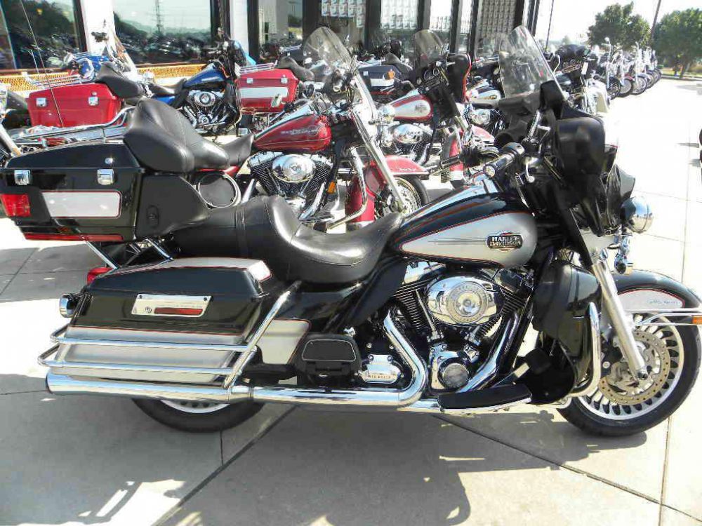 2010 harley-davidson flhtcu ultra classic electra glide  touring 