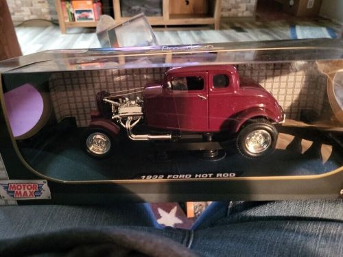 Motormax  american classics  1:18 1932 ford hot rod new