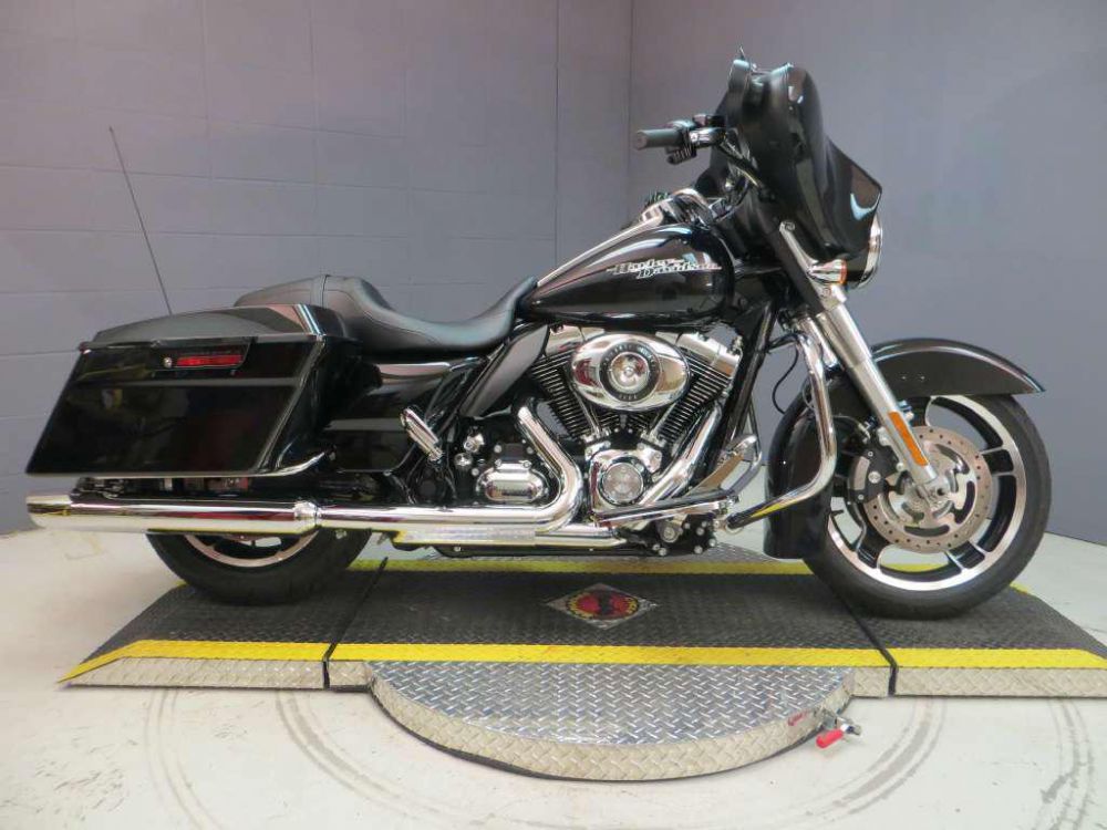 2011 harley-davidson flhx street glide  touring 